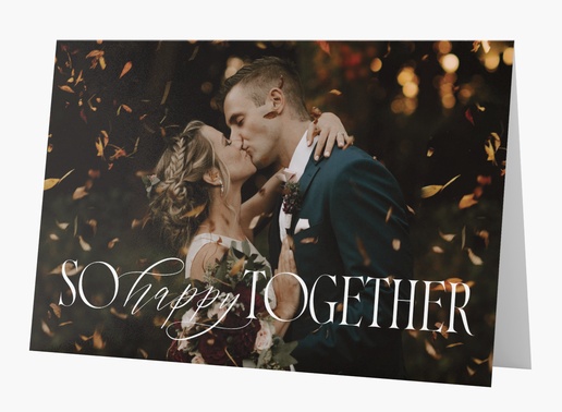 Un tarjeta de vacaciones de boda juntos diseño blanco para Moderno y sencillo con 1 imágenes